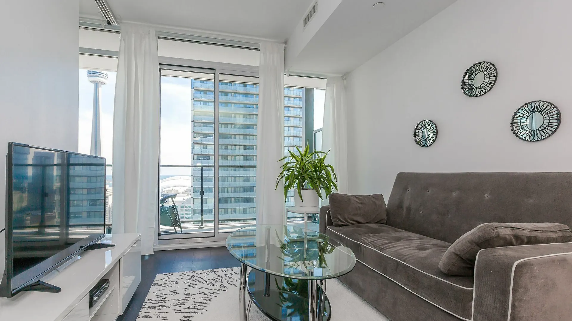 Noel Suites- Peter And Richmond St West Торонто Отель