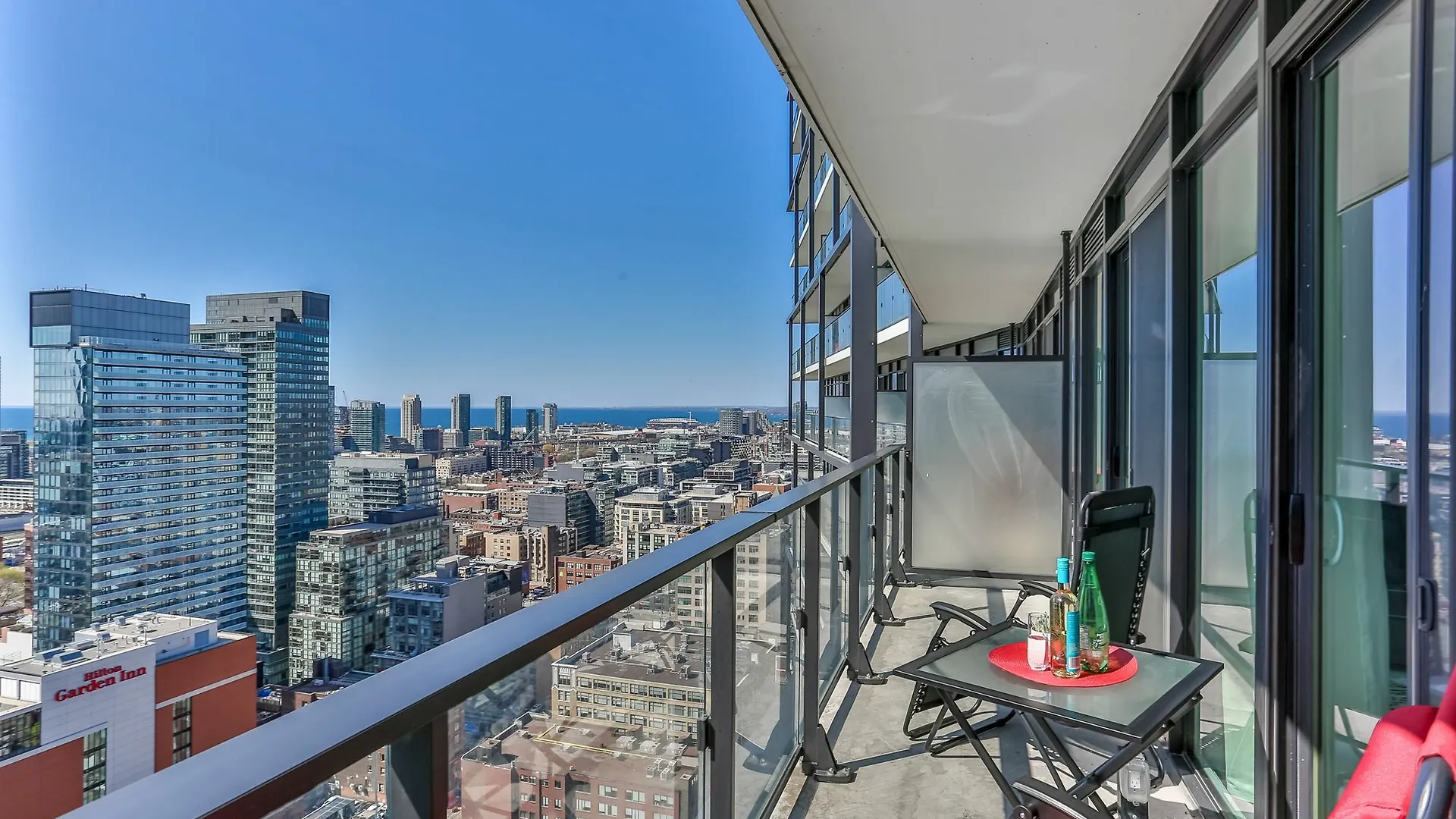 Noel Suites- Peter And Richmond St West Торонто