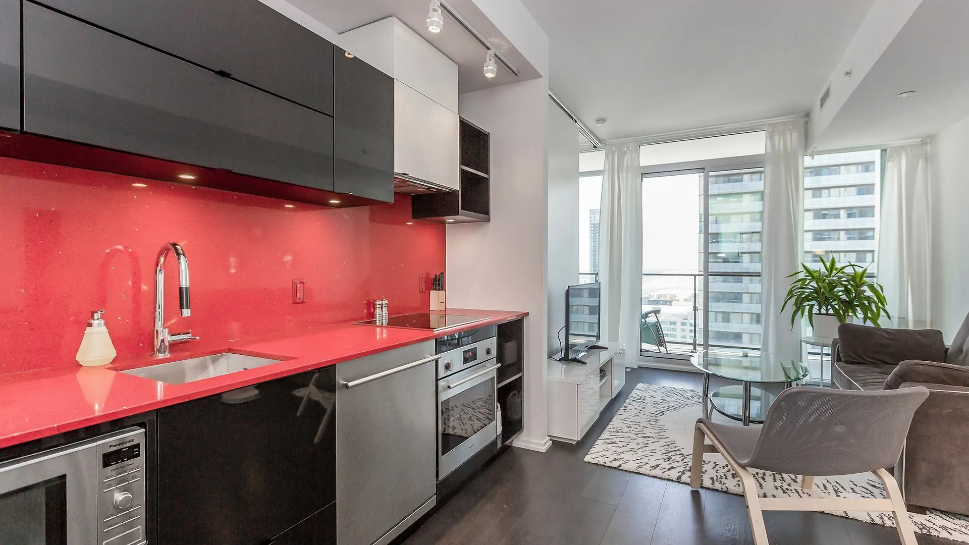 Отель Noel Suites- Peter And Richmond St West Торонто