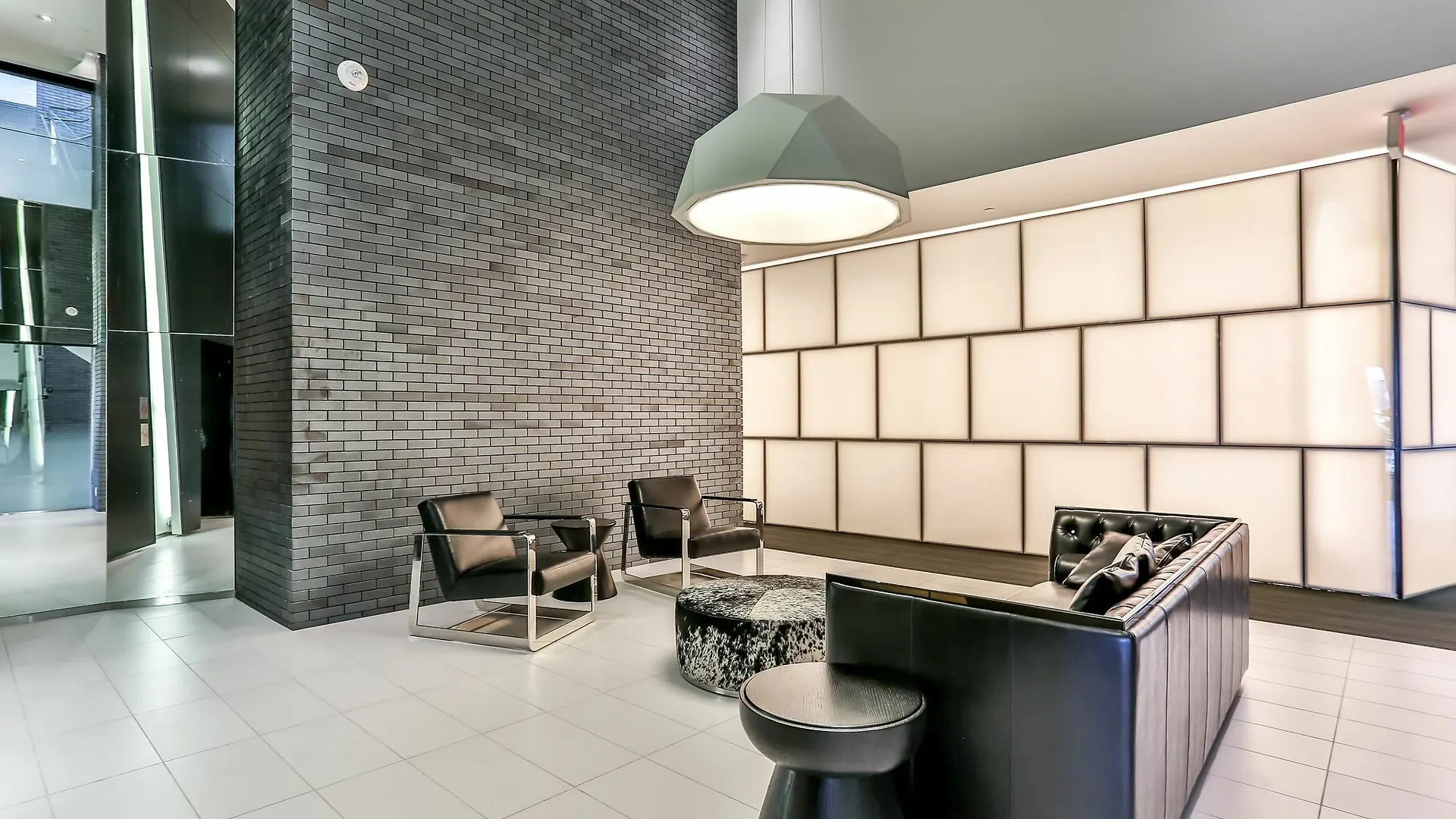 Noel Suites- Peter And Richmond St West Toronto